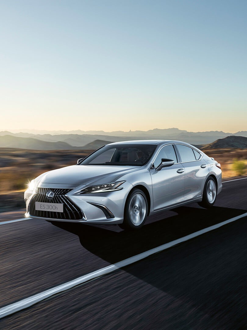 LEXUS UX HIBRIDO AUTORECARGABLE EXTERIOR COCHE