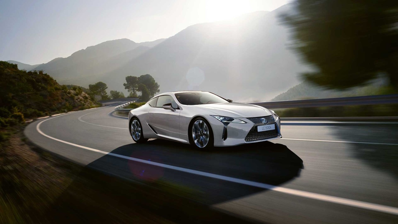 LEXUS UX HIBRIDO AUTORECARGABLE EXTERIOR COCHE