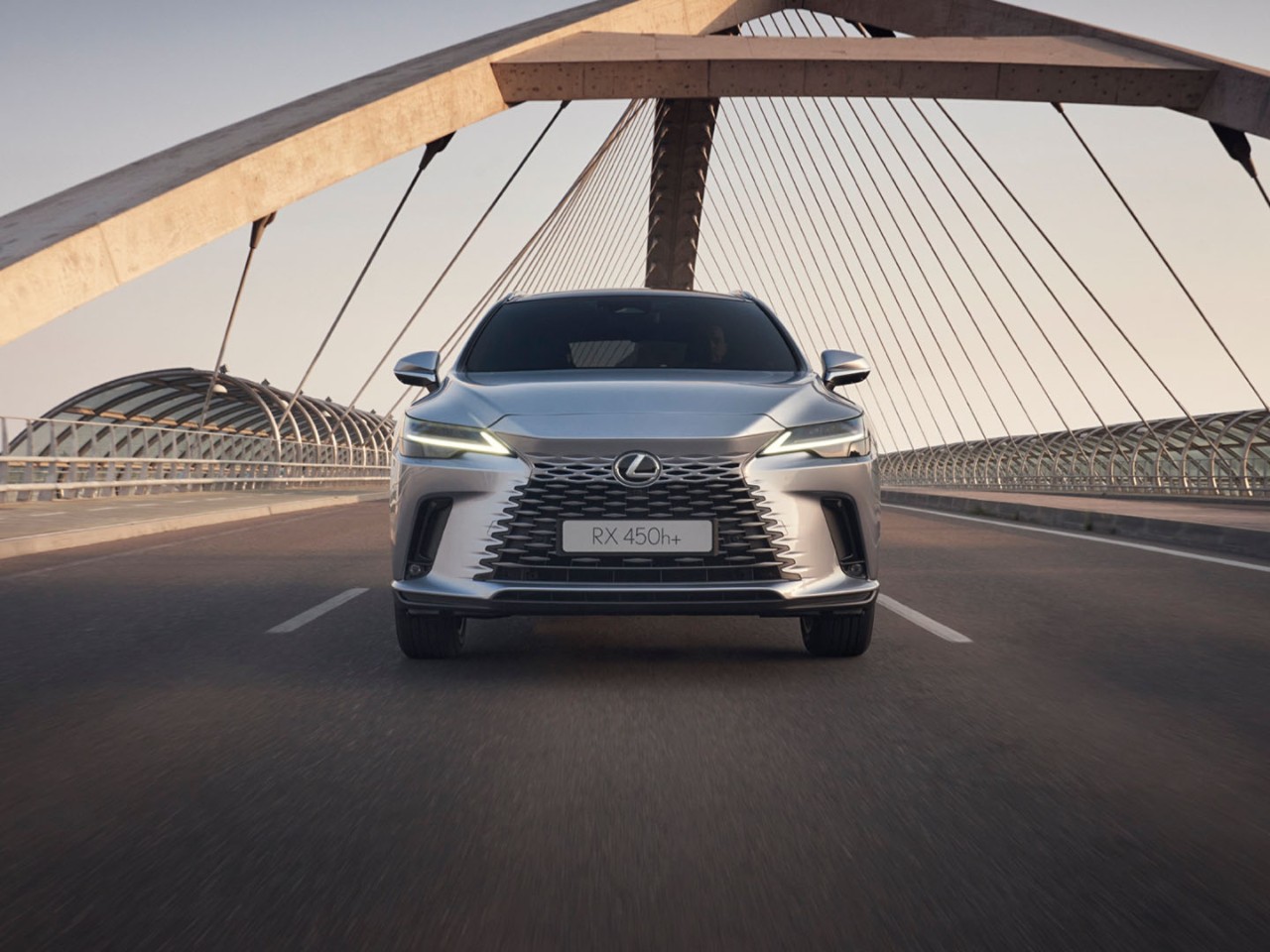 LEXUS UX HIBRIDO AUTORECARGABLE EXTERIOR COCHE