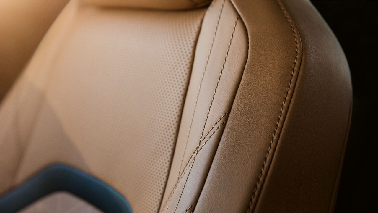 lexus ux hibrido autorrecargable interior tapiceria takumi