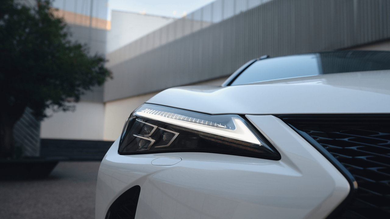 Lexus UX my23