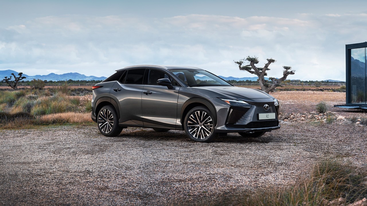 A parked Lexus UX 300e